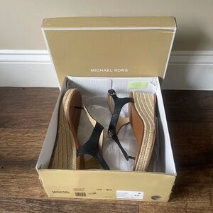 Michael Kors Laney Thong